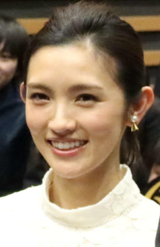 【芸能】星野真里 9歳長女の難病「先天性ミオパチー」を公表！ＴＢＳ元アナ高野貴裕と仲睦まじい３ショットを披露！